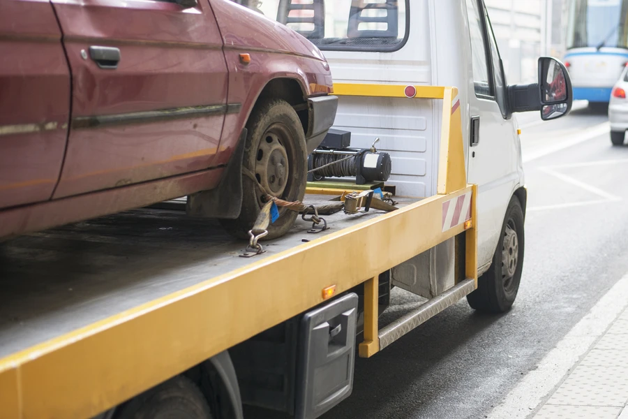 The Role Of Emergency Towing In Keeping Traffic Flowing in Santa Rosa, TX