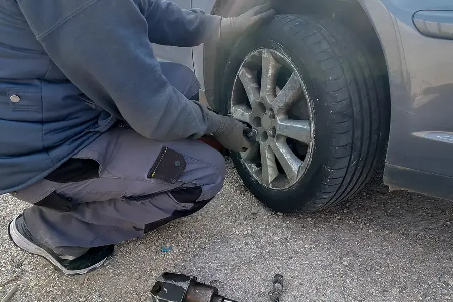Why Mobile Tire Replacement Is Safer Than Diy Fixes in Santa Rosa, TX